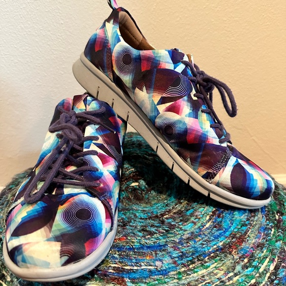 Woman’s nursing shoes, size 9 1/2 - Picture 3 of 4